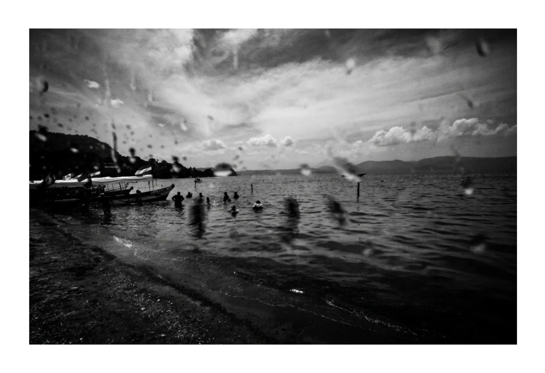 Experimental black-and-white photograph by Delula